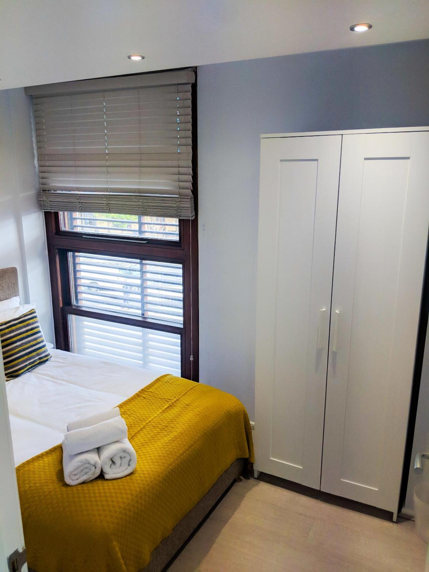 Lt Grove Apartment - Stratford Лондон Экстерьер фото